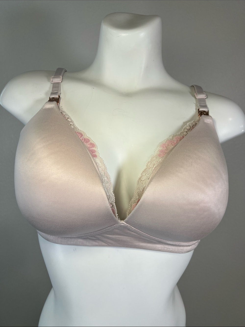 Victoria's Secret Body by Victoria No-wire Nursing Bra - Light Blush 38D